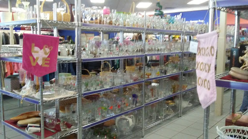 Thrift Store «Goodwill Manchester Store & Donation Station», reviews and photos, 232 Tolland Turnpike, Manchester, CT 06042, USA