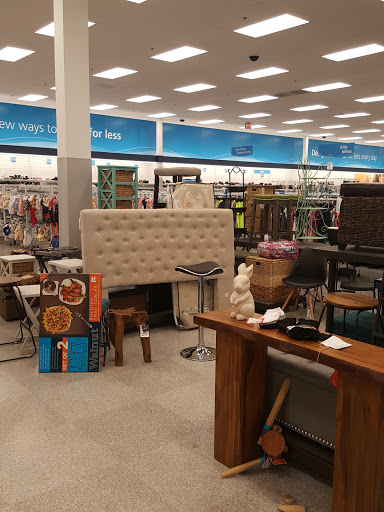 Clothing Store «Ross Dress for Less», reviews and photos, 7065 Cermak Rd, Berwyn, IL 60402, USA