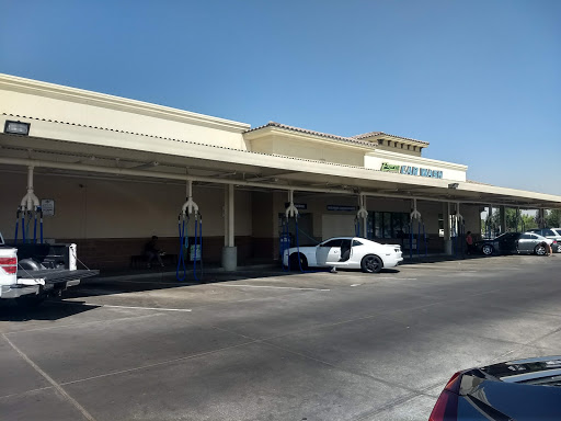 Surf Thru Express Car Wash en Fresno