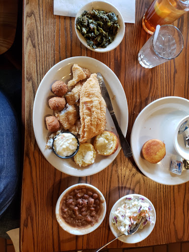 American Restaurant «Cracker Barrel Old Country Store», reviews and photos, 6055 Som Center Rd, Willoughby, OH 44094, USA