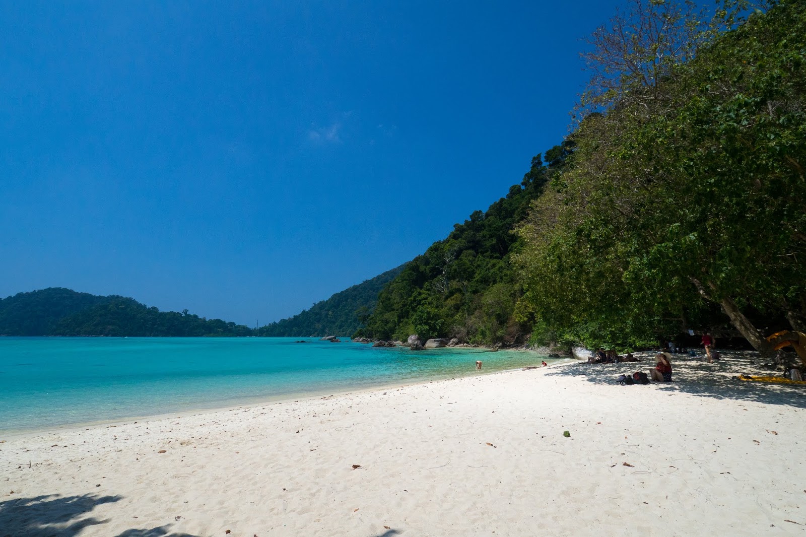 Foto von Chong Khat Bay Strand mit beiger sand Oberfläche