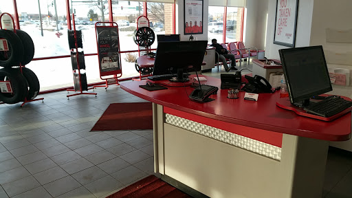 Tire Shop «Discount Tire Store - Maple Grove, MN», reviews and photos, 16485 County Rd 30, Maple Grove, MN 55311, USA