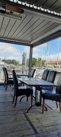 Atmosphère du Restaurant Au Bout Du Port à Marans - n°6