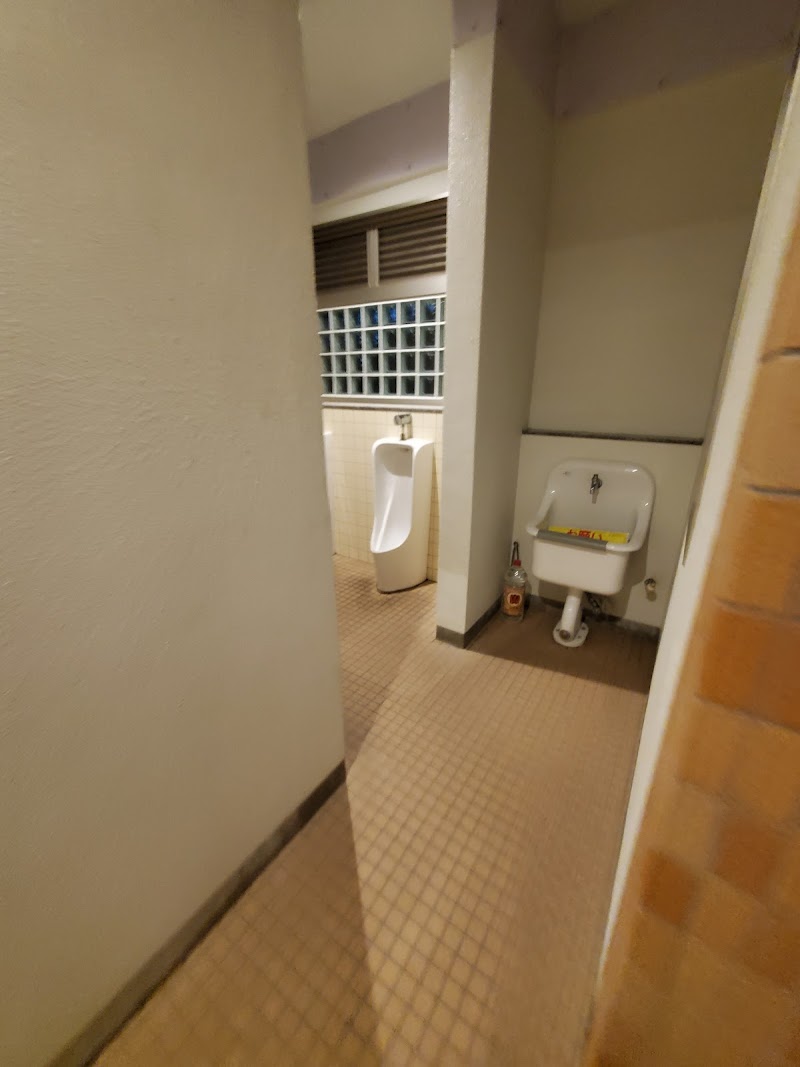 本渡海水浴場 多機能公衆トイレ