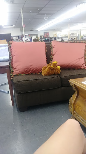 Non-Profit Organization «Society of St. Vincent de Paul - Mesa Thrift Store», reviews and photos, 2352 W Main St, Mesa, AZ 85201, USA