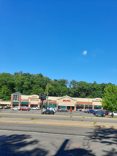 Shopping Mall «Midway Shopping Center», reviews and photos, 1001 Central Park Ave, Scarsdale, NY 10583, USA