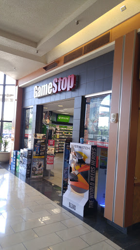 GameStop, 3320 Silas Creek Pkwy DL 400, Winston-Salem, NC 27103, USA, 