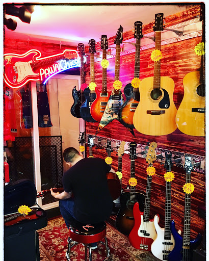 Pawn Shop «Pawn Chicago», reviews and photos, 5604 W Belmont Ave, Chicago, IL 60634, USA