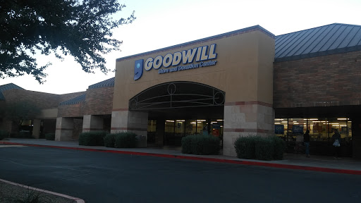 Thrift Store «Thunderbird & Scottsdale Goodwill Retail Store & Donation Center», reviews and photos, 14202 N Scottsdale Rd, Scottsdale, AZ 85254, USA