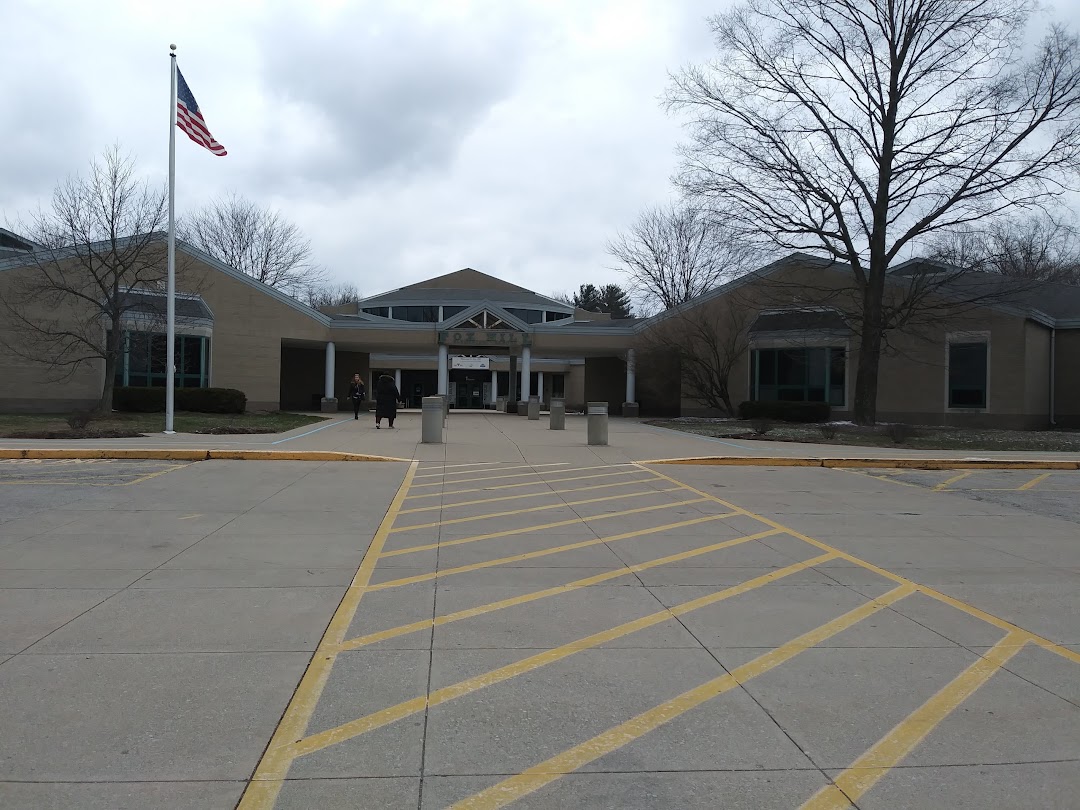 Fox Hill Elementary School Cafeteria