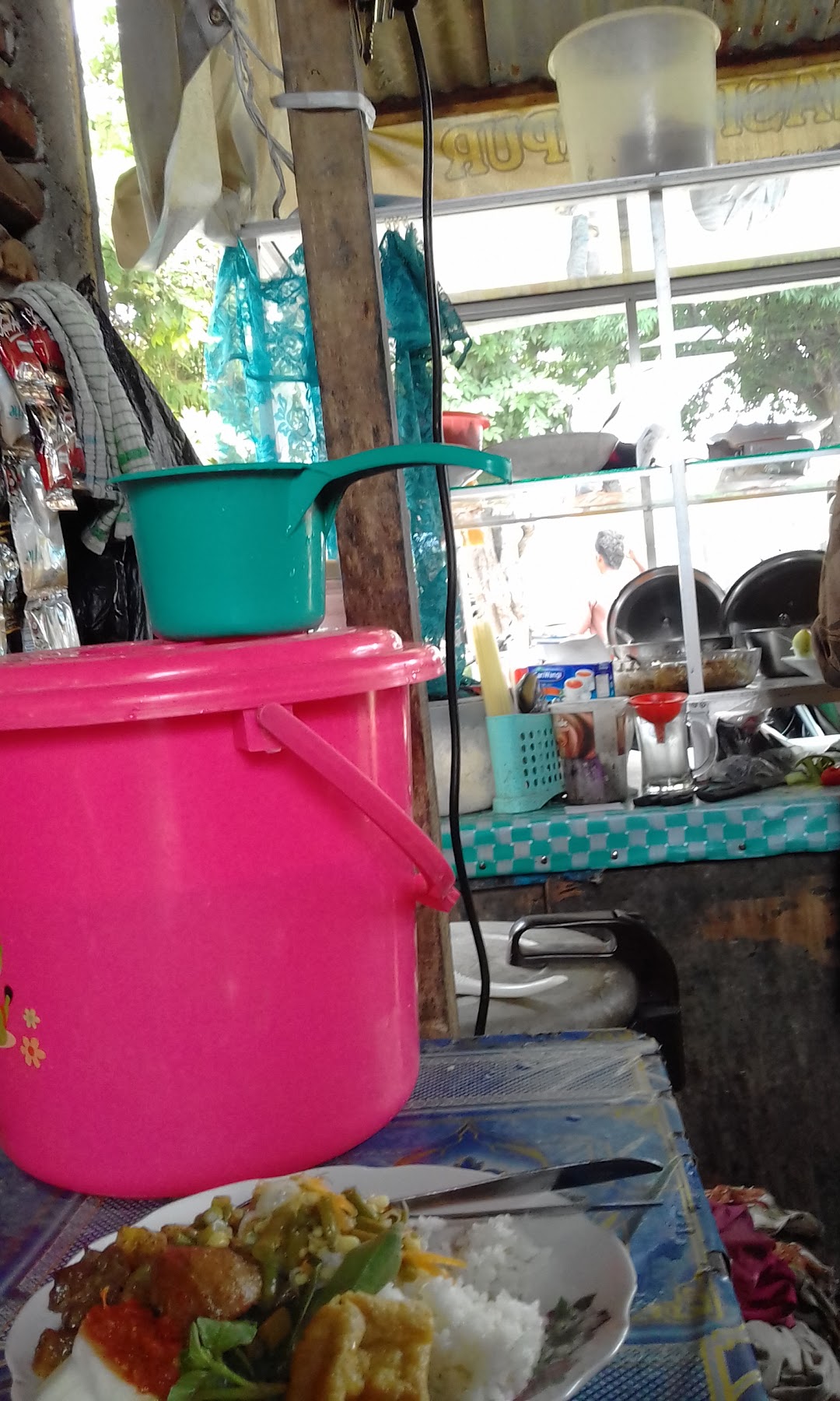 Warung Nasi Dump Truck Sederhana