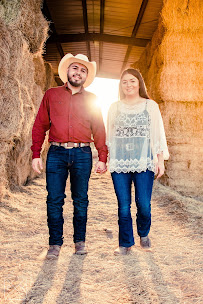 Paula Maturana Photography, LLC - Photo 4 - Car repair in , Phoenix