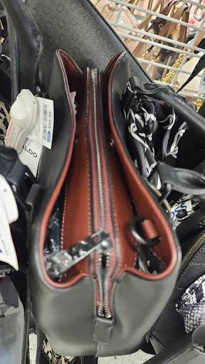 Clothing Store «Ross Dress for Less», reviews and photos, 921 E Commercial Blvd, Oakland Park, FL 33334, USA