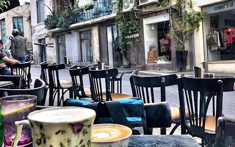 קפה עלמה נוה צדק Café Alma neve Tzedek Tel Aviv image
