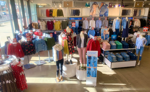 Clothing Store «Old Navy», reviews and photos, 90 Pleasant Valley St, Methuen, MA 01844, USA