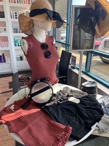 Beauty Salon «Elayne James Salon & HairColor Studio», reviews and photos, 462 W Main St, Middletown, DE 19709, USA