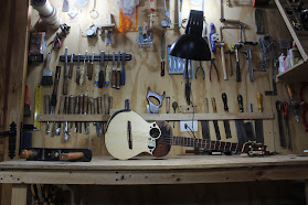 Luthier - Roberto Hernández Céspedes