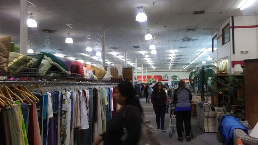 Thrift Store «The Salvation Army Family Store & Donation Center», reviews and photos, 823 E Auburn Rd, Rochester Hills, MI 48307, USA