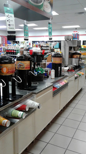 Convenience Store «7-Eleven», reviews and photos, 24137 Lyons Ave, Newhall, CA 91321, USA