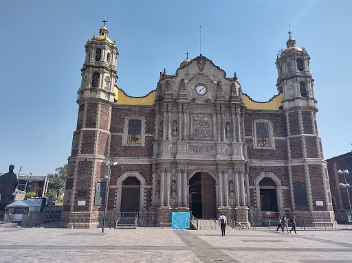 La Villa / Basílica
