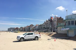 Location Vacances Malo-les-Bains Dunkerque à 60 mètres de la Mer, Wifi Fibre, Chèques Vacances ANCV acceptés, avec Garage image