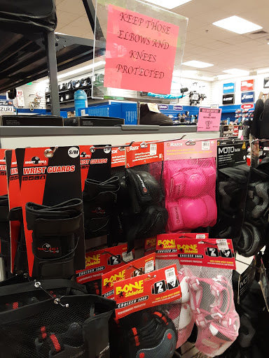 Sporting Goods Store «Big 5 Sporting Goods - Longview», reviews and photos, 600 Triangle Shopping Center #150, Longview, WA 98632, USA