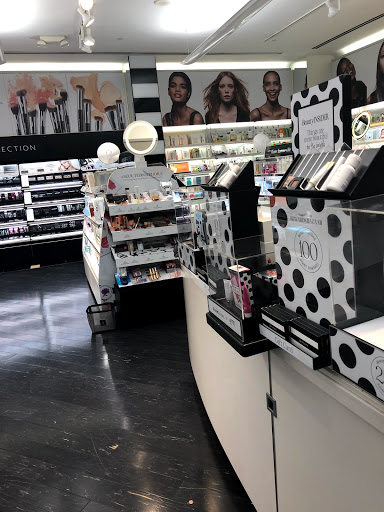 MAC Cosmetics - Macy’s Galleria
