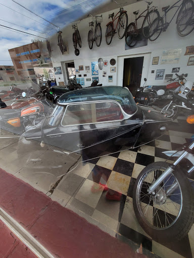 Car Dealer «Lakeside Auto Brokers», reviews and photos, 1331 S Tejon St, Colorado Springs, CO 80905, USA