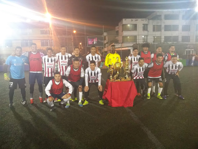 Opiniones de Liga Barrial Independiente ''Diego Ocaña'' en Quito - Campo de fútbol