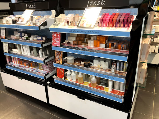 Cosmetics Store «SEPHORA», reviews and photos, 1 Garden State Plaza Blvd, Paramus, NJ 07652, USA