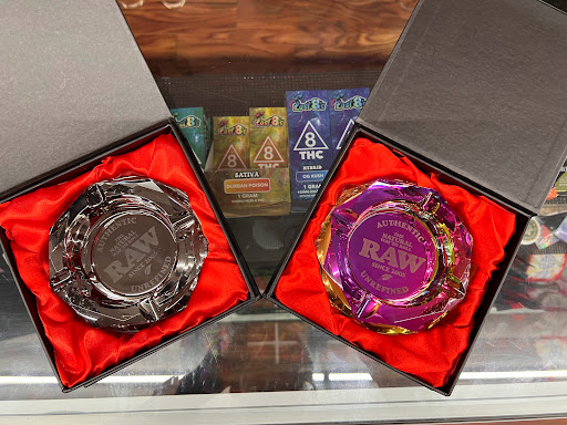 Tobacco Shop «Sky High Smoke Shop», reviews and photos, 19801 NW 27th Ave, Miami Gardens, FL 33056, USA