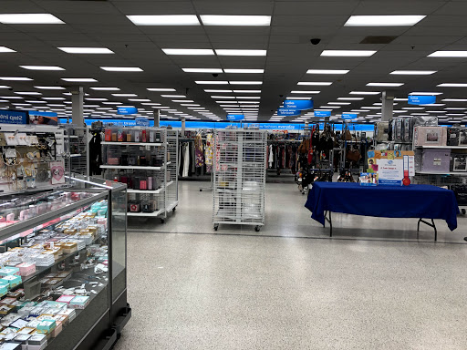 Clothing Store «Ross Dress for Less», reviews and photos, 5830 Kingstowne Center, Kingstowne, VA 22315, USA