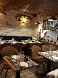 Atmosphère du Restaurant familial Le Raisin D Ours à Les Deux Alpes - n°5