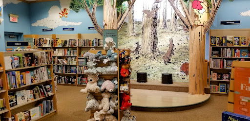 Book Store «Barnes & Noble Booksellers Maple Grove», reviews and photos, 8040 Wedgewood Ln N, Maple Grove, MN 55369, USA