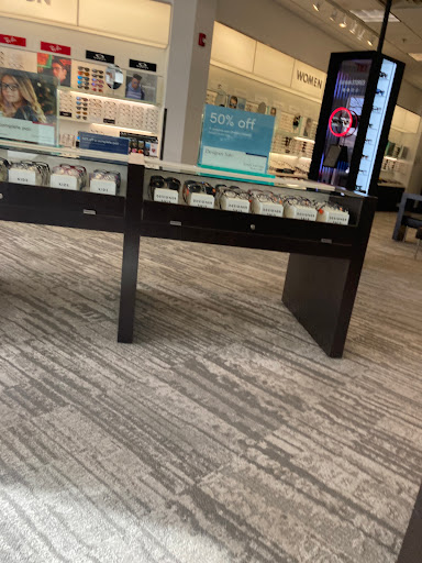 Eye Care Center «LensCrafters», reviews and photos, 41 Town Square, Wheaton, IL 60189, USA