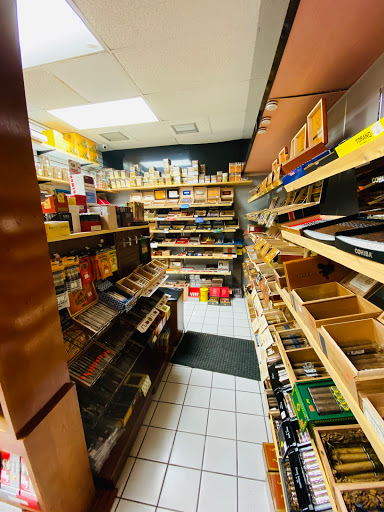 Tobacco Shop «Tobacco Palace & Vape Shop Gainesville», reviews and photos, 235 Pearl Nix Pkwy #2, Gainesville, GA 30501, USA