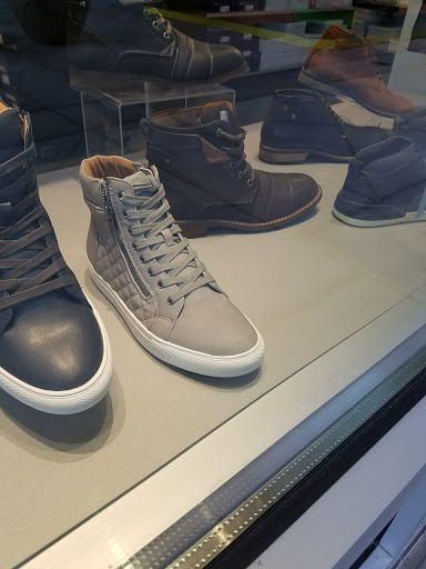 Shopping Mall «Taubman Prestige Outlets», reviews and photos, 17057 N Outer 40 Rd, Chesterfield, MO 63005, USA