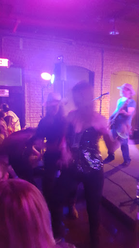 Night Club «The Waterfront Tavern 