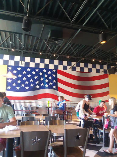 Shopping Mall «Looney Tunes Mall - Six Flags Over Texas», reviews and photos, 2201 E Road to Six Flags St, Arlington, TX 76011, USA