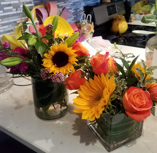 KM Designs - Flowers for All Occasions, 15 James P. Kelly Way F, Middletown, NY 10940, USA, 