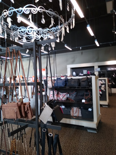 Shoe Store «DSW Designer Shoe Warehouse», reviews and photos, 17100 Southcenter Pkwy, Tukwila, WA 98188, USA