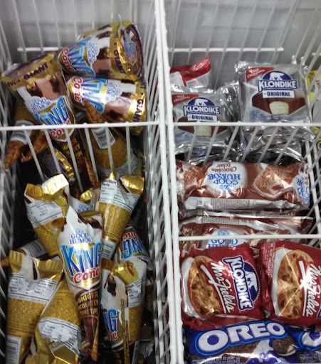 Liquor Store «QUICK PICK LIQUORS», reviews and photos, 635 N Midlothian Rd, Mundelein, IL 60060, USA