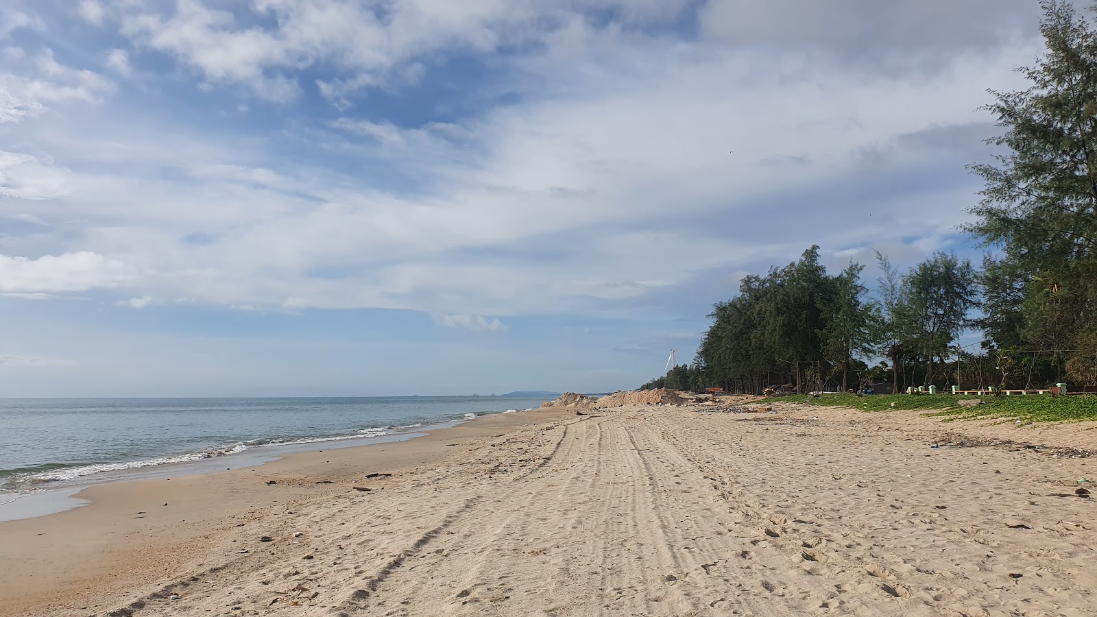 Photo de Maharat Beach et le règlement