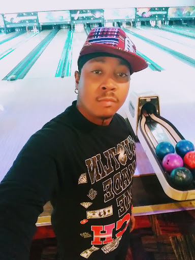 Bowling Alley «Universal Lanes», reviews and photos, 2101 E Twelve Mile Rd, Warren, MI 48092, USA