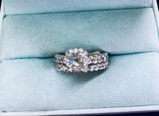 Pawn Shop «Fifth Avenue Jewelry & Pawn», reviews and photos, 8201 US-19, Port Richey, FL 34668, USA