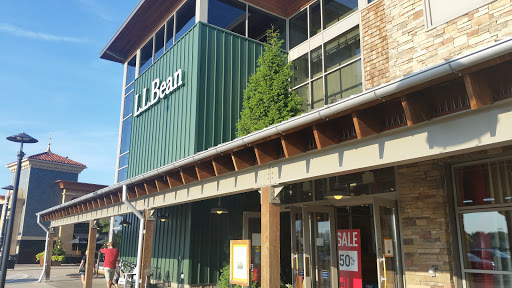 Clothing Store «L.L. Bean», reviews and photos, 1000 Ross Park Mall Dr, Pittsburgh, PA 15237, USA