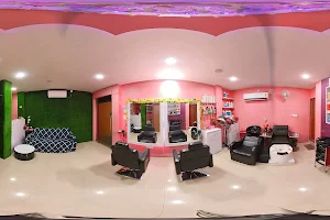 Aditi Family Salon | | Best Beauty Salon in Samantarapur image