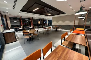 Burger King - Qurum برغر كنج - القرم image