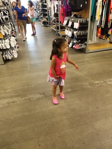 Clothing Store «Old Navy», reviews and photos, 13915 20th Ave, College Point, NY 11356, USA