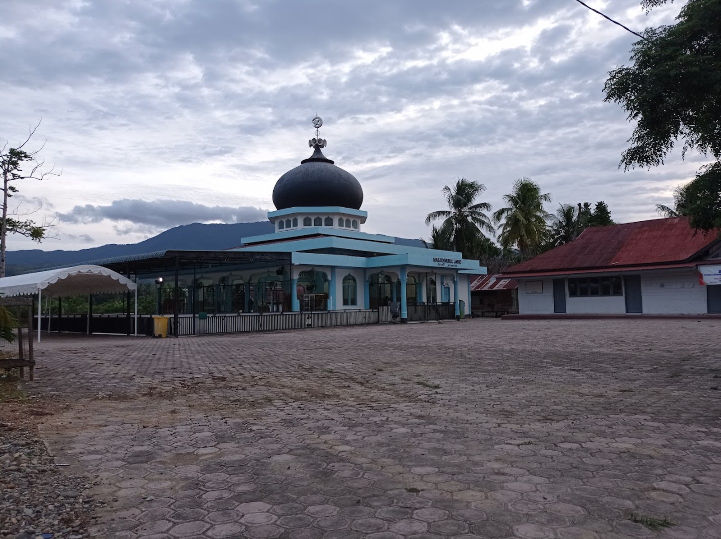 Gambar Masjid Aneuk Glee